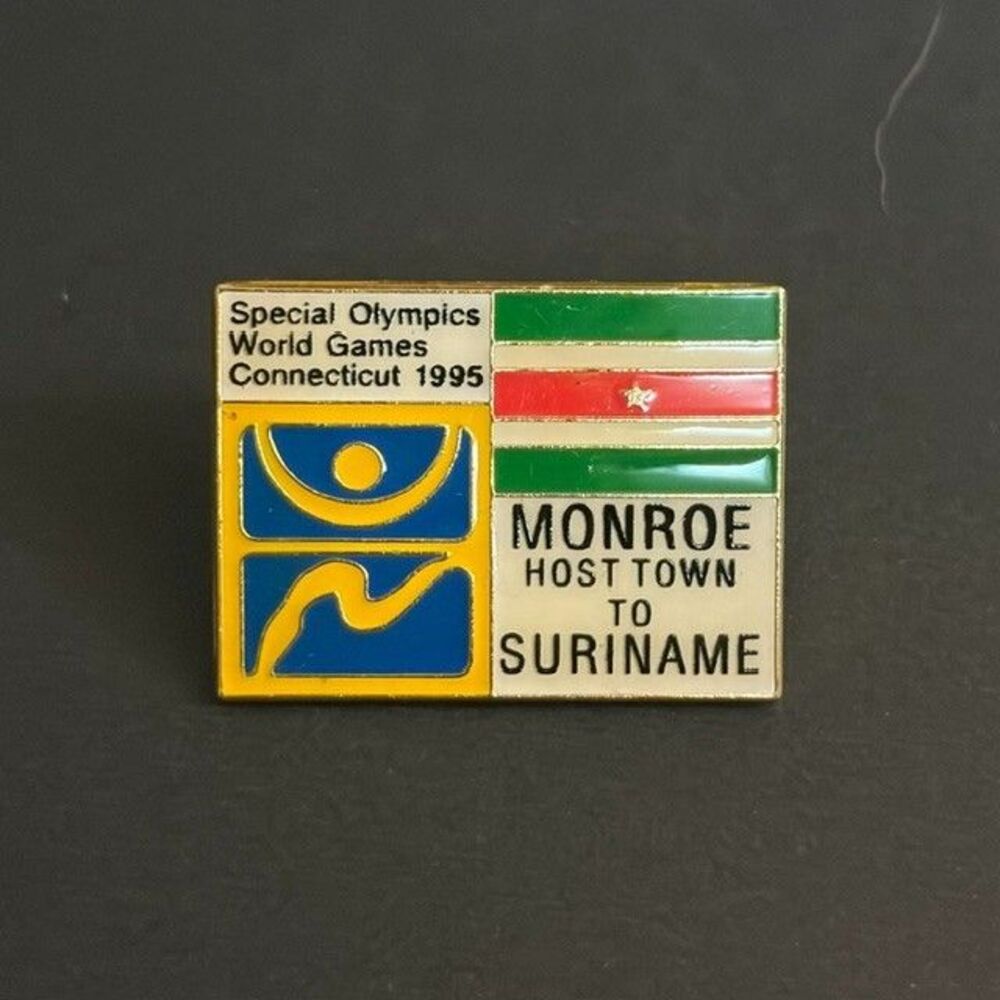 Vtg Special Olympics World Games Connecticut CT 1995 Monroe Host Suriname Pin